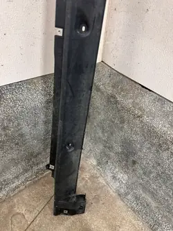 OEM 4M8825212 Oikea Kynnyssuoja Audi