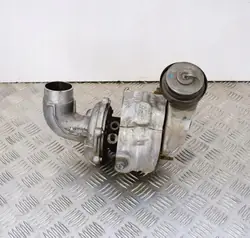 Turbo Toyota Avensis Sedan T25 172010R010 2.0L