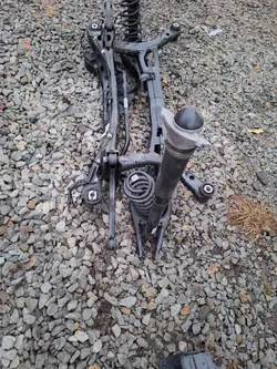 Porteur Suspension Arrière OEM 3Q0505235AH - Occasion