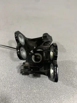 Dobradiças porta traseira Jeep Compass OEM FBZ18617