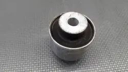 4N0407515 Draagarmrubber voor Audi A4 B9