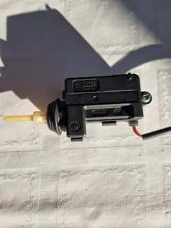 Actionneur de trappe à carburant OEM 95319710 Chevrolet Captiva