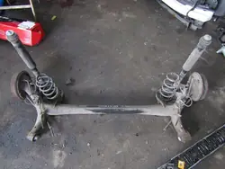 Viga Suspensión Trasera OEM BELKA OŚ ZAWIESZENIA TYŁ TYLNA