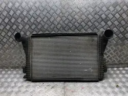 Intercooler-jäähdytin OEM 1K0145803E VW Golf Plus:lle