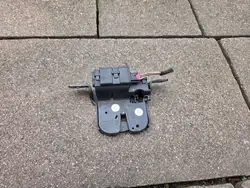 BMW1 F20 F21 Bagagelås 7248075