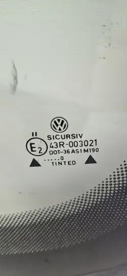 Begagnad framruta OEM 2000010092314 VW Golf IV