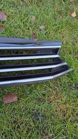 Grill Kylare Logo för VW Passat B8