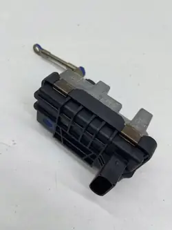 Audi Turbotoimitin OEM 6NW009550 - Käytetty