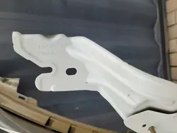 Vorderer rechter Kotflügel TESLA 3 III 1714891-00-F