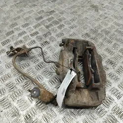 Toyota Hilux Etu Oikea Jarrusatula 2010 OEM 4773071010