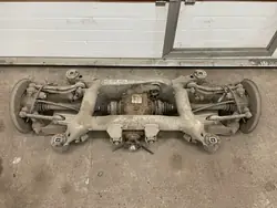 Taka-akselin tasauspyörästön palkki OEM 2587770 BMW E60 2.0D