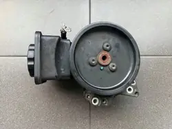 Pompe de direction assistée OEM 6783431 pour BMW E60/E61