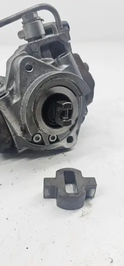 Pompe à carburant OEM HU2940000860 Toyota Avensis 1.8L