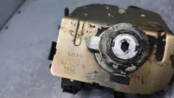 Fecho porta-malas Ford Focus MK1 OEM 43102-FE (98-04 Sedã)