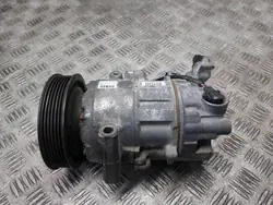 Compresseur de climatisation Renault OE 8200939386A