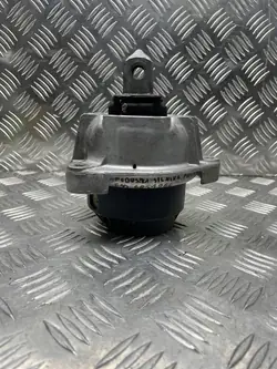 Vasemman moottorin kiinnike BMW F10 F12/13 F01/02 OEM 6851263