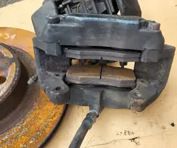 OEM 20704603 20704704 Etujarrusatulat Mercedes
