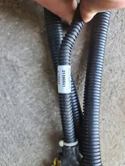 AdBlue-lämmityskaapeli OEM 21390551 - Käytetty Volvo OE