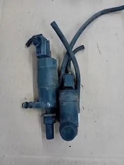 Pesupumppu eteen Ford Focus Jaguar Volvo 5W93-13K082-AA