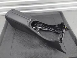 Keskikonsoli käsinoja Mercedes W213 S213 E OEM