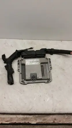 ECU-DATOR FIAT 500L 1.6 JTD 55255373 0281017827