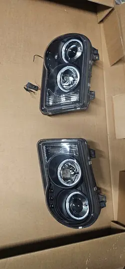Faróis Chrysler 300C 2005 Pretos