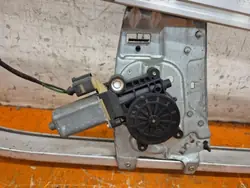 OEM Wrakomania-29549- Etuovi Vasen Ovirammi
