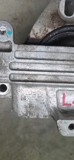 Vasen moottorin kiinnike Mercedes A-luokka W177 1.3 CGI
