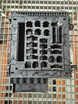 Ford F-MAX Kaapelin Kiinnityskansi - OEM-Laatu