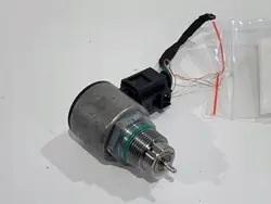 Bränsletrycksregulator OEM 04L130764B för Skoda Octavia III