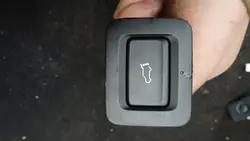 Heckklappen-Schließknopf Mazda CX-5 KF OEM kbdfertr