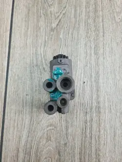 Paineläventtiili OEM 22032303 Renault Gama T:lle