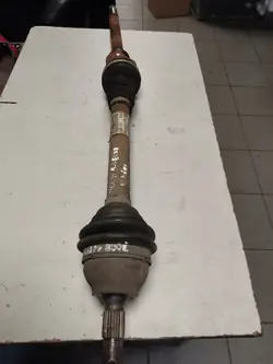 Höger halvmuff Peugeot 3008 5008 1.6 Ehdi 9684135480