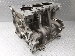 BMW OE B38A15A Tasapainotelaakku moottorilohko