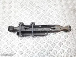 Nissan AM-445068 Fjäderbensarm - Begagnad OEM-del