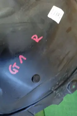 Maserati Granturismo M189 etu oikea lokasuoja OEM 670158838