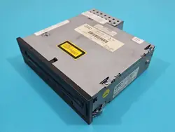Audi A8 D3 CD-vaihtaja OEM 4E0035111A - Käytetty