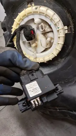 AUDI A5 A4 B8 Kraftstoffpumpenmodul 8K0906093H
