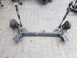 Poutre suspension arrière Dacia Duster I Lift 13-17 1.2 TCE OEM