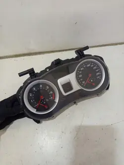 Timräknare OEM 8200305019F för Renault Clio III 1.6