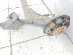 Poutre arrière Ford OE ARA244833 - État utilisé
