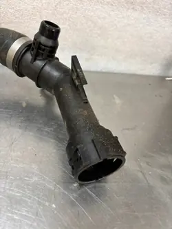 Tuyau d'eau BMW F20 F30 8602027
