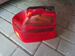 Luz Trasera Izquierda BMW 3 E90 Sedán OEM 6937457 S-P