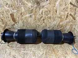 Mola de ar esquerda ou direita OEM 4M0616001AK/2AK