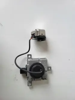 Mitsubishi OE Konverter W3T23371 - Begagnad Del