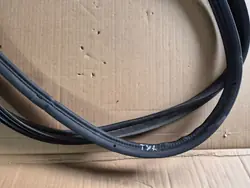 OEM USZCZELKA KAROSERYJNA WNĘKI KLAPY BAGAŻNIKA TYŁ SUZUKI VITARA III 15- 18-