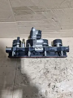 Colector de admisión Audi A3 S3 8P OEM 06D133340