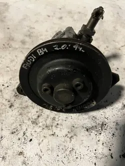 Bomba de direção OEM 251422155 para Audi B4 - Usada