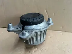 MERCEDES C-LUOKKA W205 Moottorin Kiinnike Oikea A2052400300