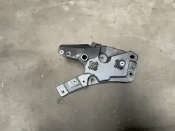 Höger skärmfäste Volvo XC60 II 32288929